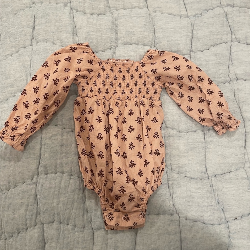 Rylee + Cru Cora Blush Flower Swiss Dot Bodysuit, 12-18 months